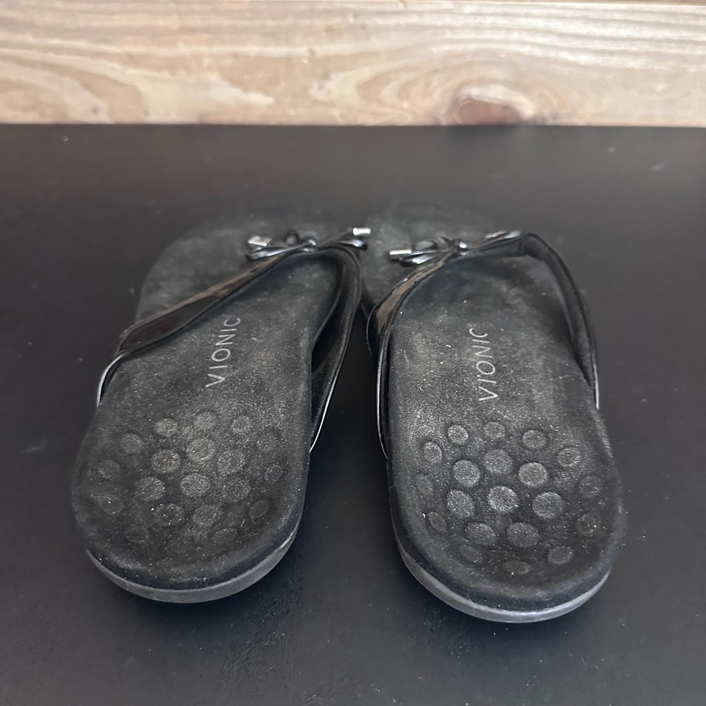 Vionic Bella II Black Patent Bow Flip Flop Sandals Orthotic Womens Size 9 - Picture 2 of 8